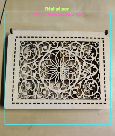 Moyenne boite rectangulaire basse avec motifs décoratifs découpés 30€