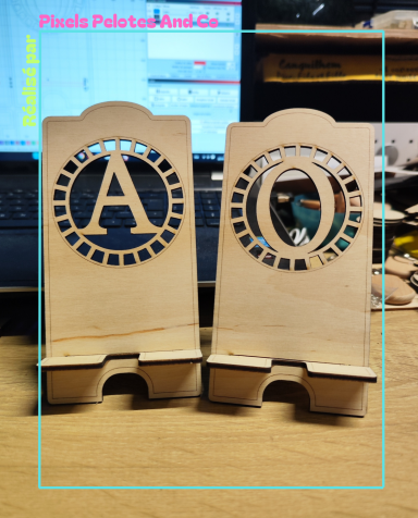 Support de téléphone avec Lettre Majuscule 8€