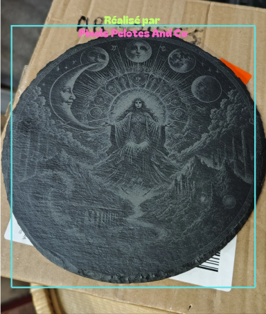 Ardoise gravée Prêtresse de la Lune 20€